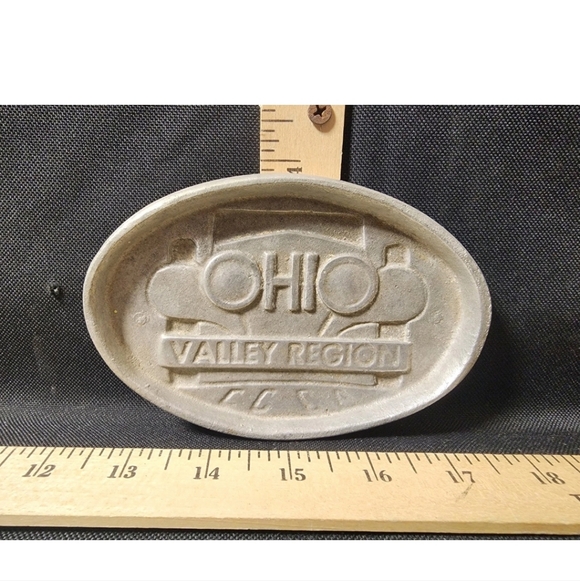 Vintage Ohio Valley Region Classic Car Collectors Association Car Grill Badge